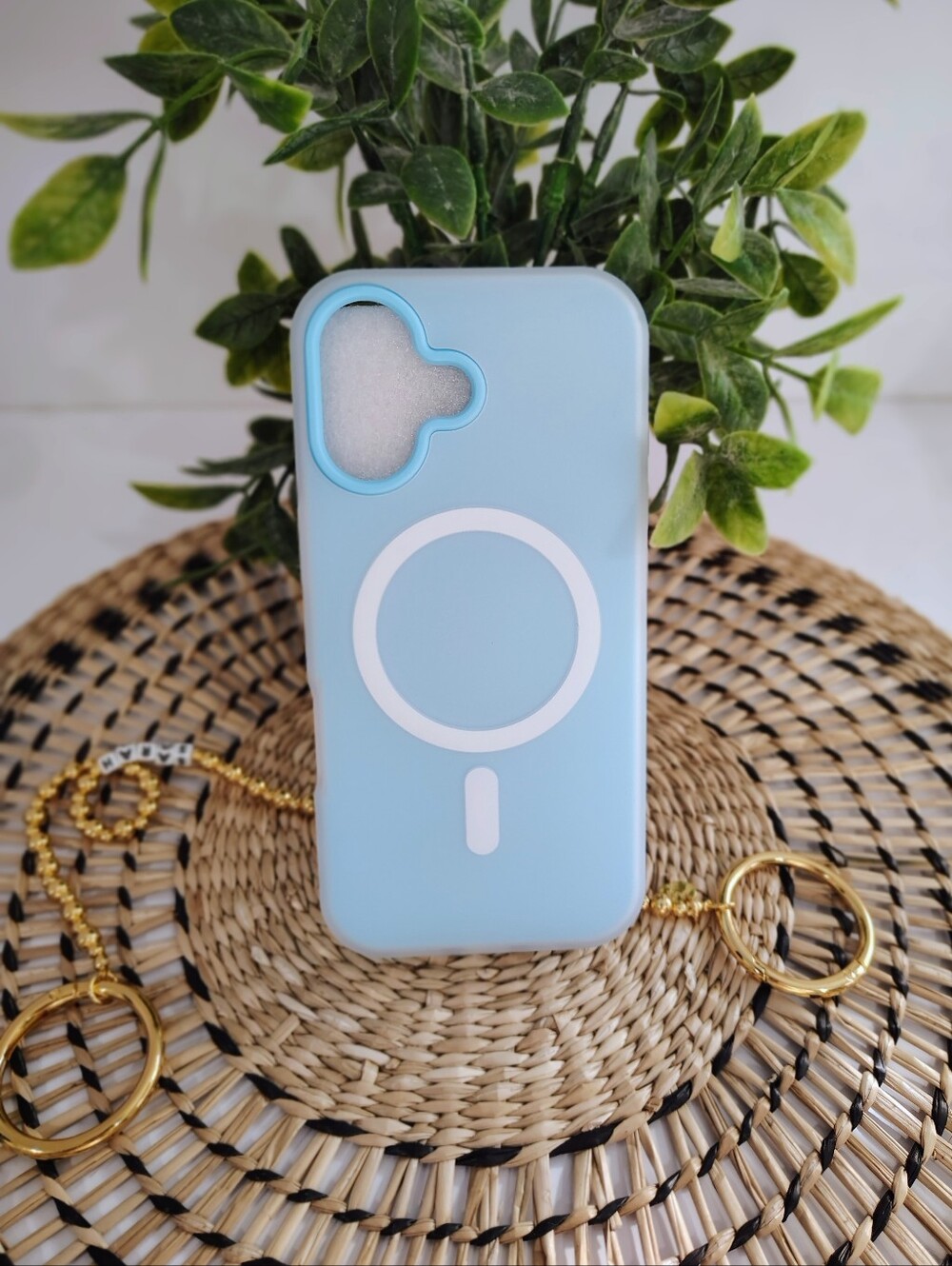 MagSafe-Compatible Light Blue Iphone 17 Case